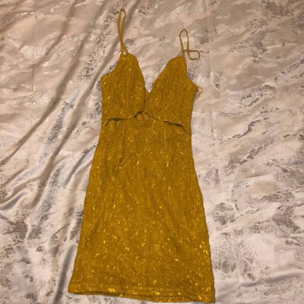 Line+Dot Bodycon Lace Yellow Mini Dress